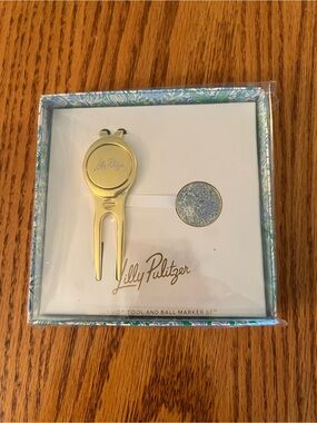 Lilly Pulitzer Golf Divot Tool & Ball Marker Set Featured in Dandy Lions